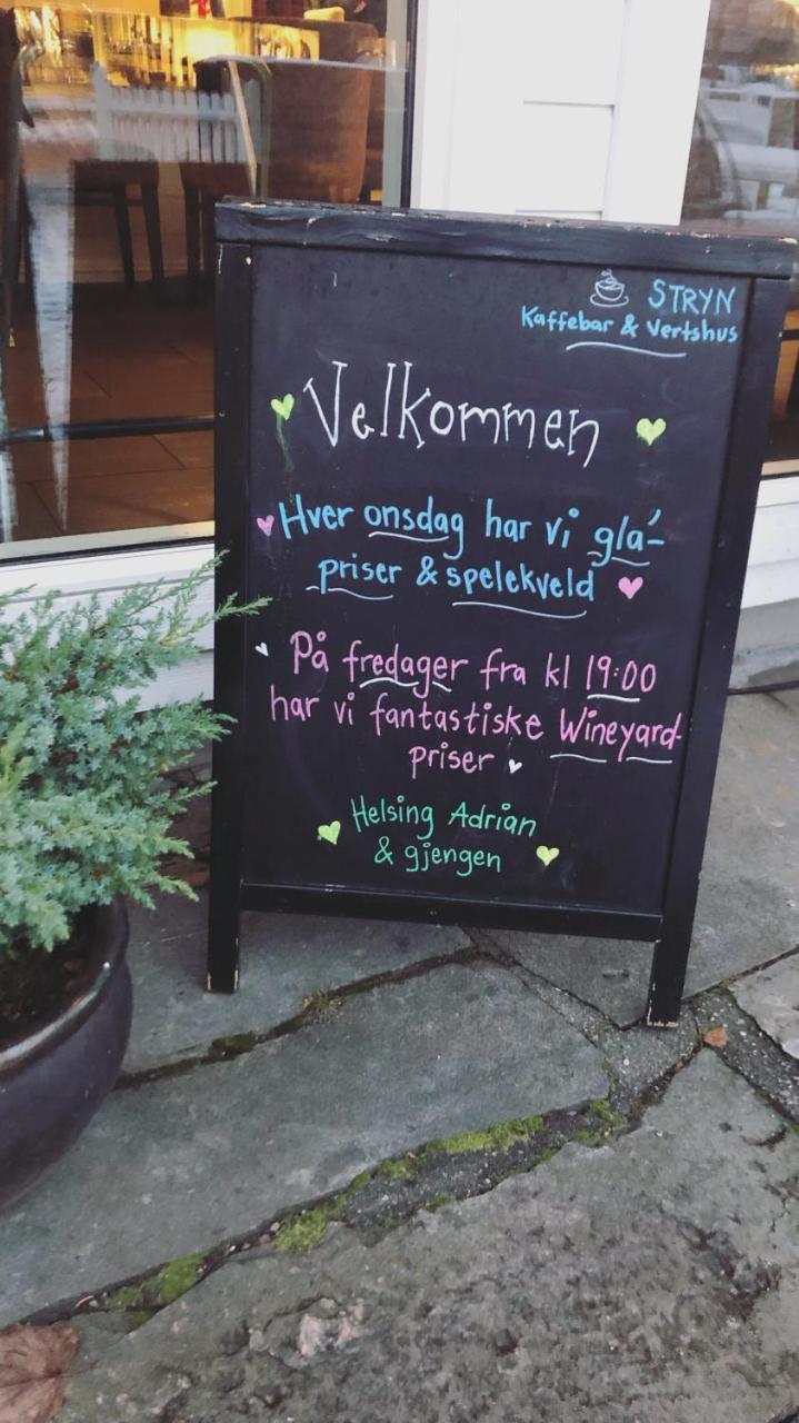 Stryn Kaffebar & Vertshus Exterior photo
