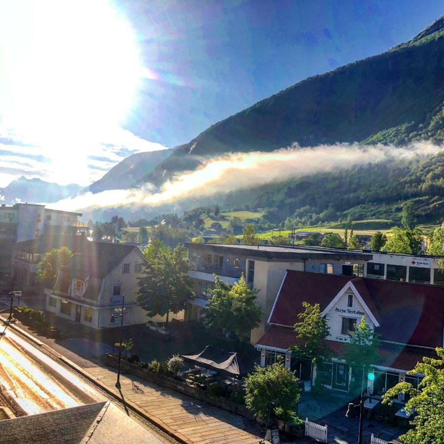 Stryn Kaffebar & Vertshus Exterior photo